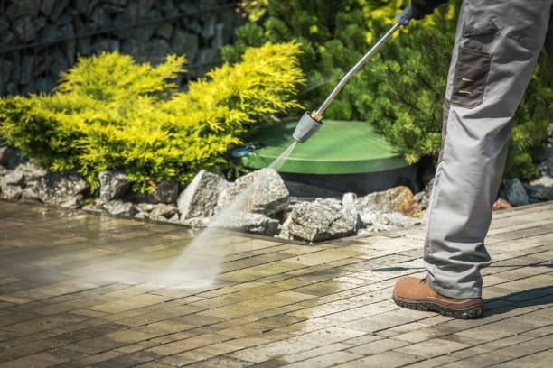 Best Pool Deck Cleaning  in Newport East, RI