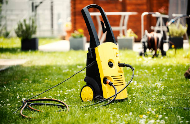 Best Factory Floor Cleaning  in Newport East, RI